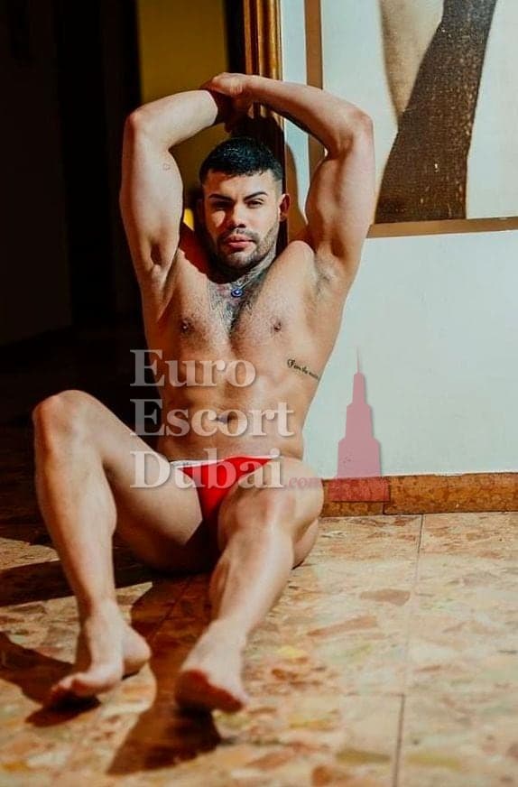 Ken, 27, escort in Dubai — black hair, 170 cm (photo 1 of 5)