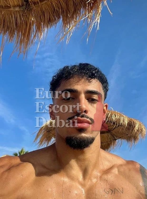 Dev, 26, escort in Dubai — 183 cm, black hair (photo 8 of 13)