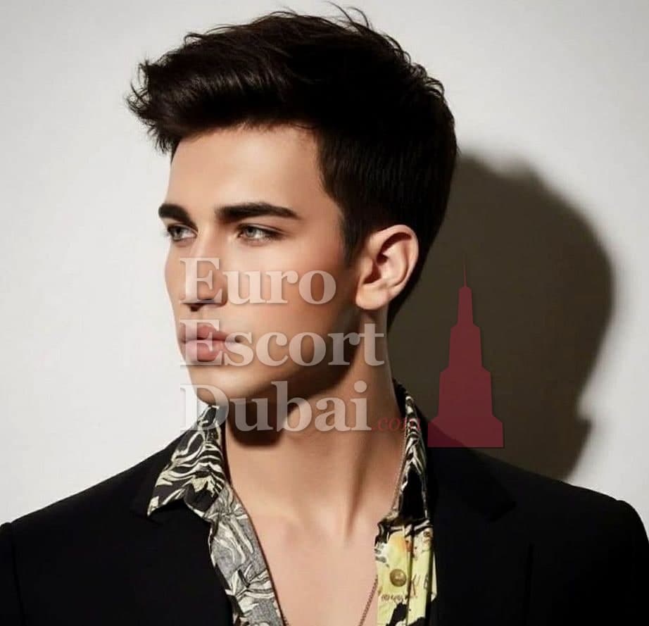 Logan, 24, escort in Al Ain — 183 cm, black hair (photo 10 of 13)