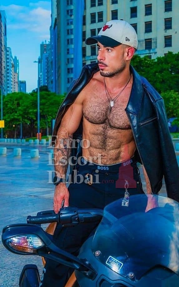 Felipe, 28, escort in Ras Al Khaimah — black hair, 175 cm (photo 1 of 13)