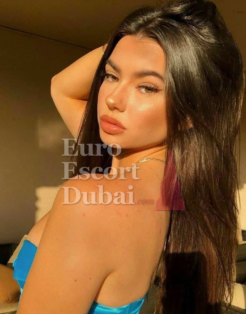 Tereza, 27, escort in Dubai — 168 cm, brown hair (photo 4 of 5)