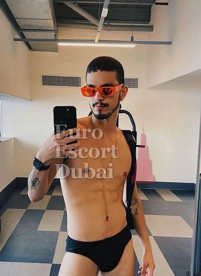 Amir, 25, escort in Dubai — 180 cm, black hair (photo 6 of 13)