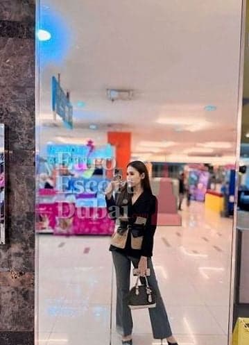 Milagros, 22, escort in Dubai — brown hair, Brazilian (photo 7 of 13)
