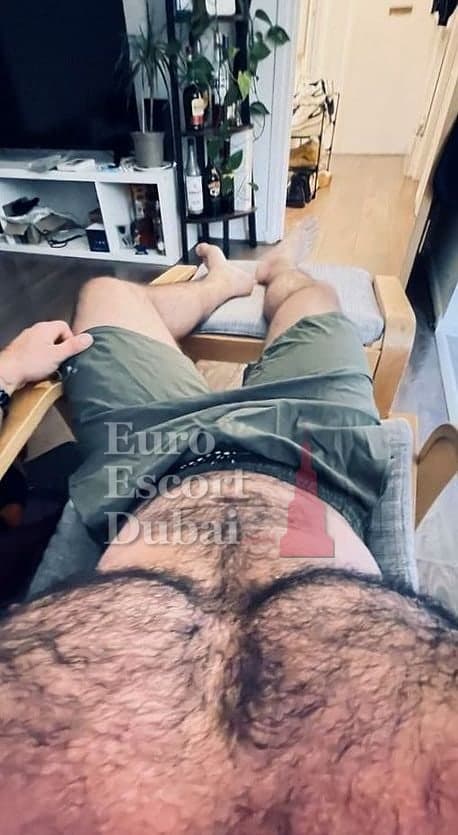 Andres, 34, escort in Abu Dhabi — black hair, 178 cm (photo 3 of 7)