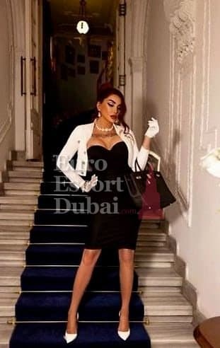 Adina, 22, escort in Dubai — red hair, Kazakh (photo 7 of 13)