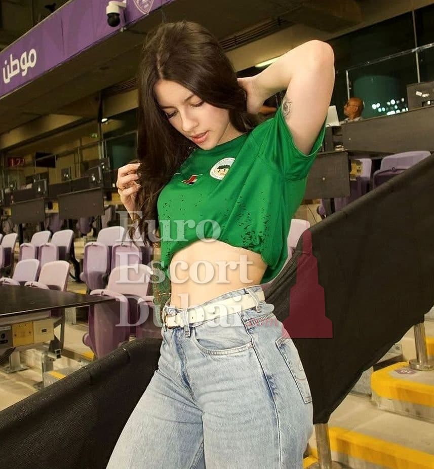 Destiny, 25, escort in Dubai — brown hair, 166 cm (photo 1 of 8)