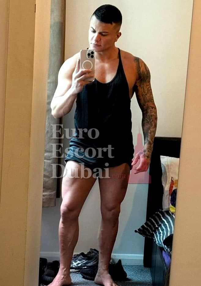 Ruslan, 26, escort in Dubai — black hair, 173 cm (photo 13 of 13)