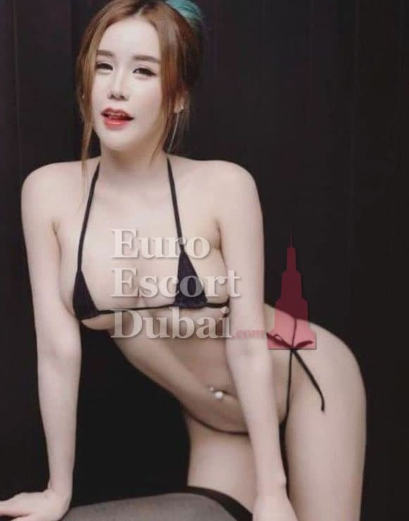 Yiting, 23, escort in Dubai — blonde hair, Malaysian (photo 1 of 5)