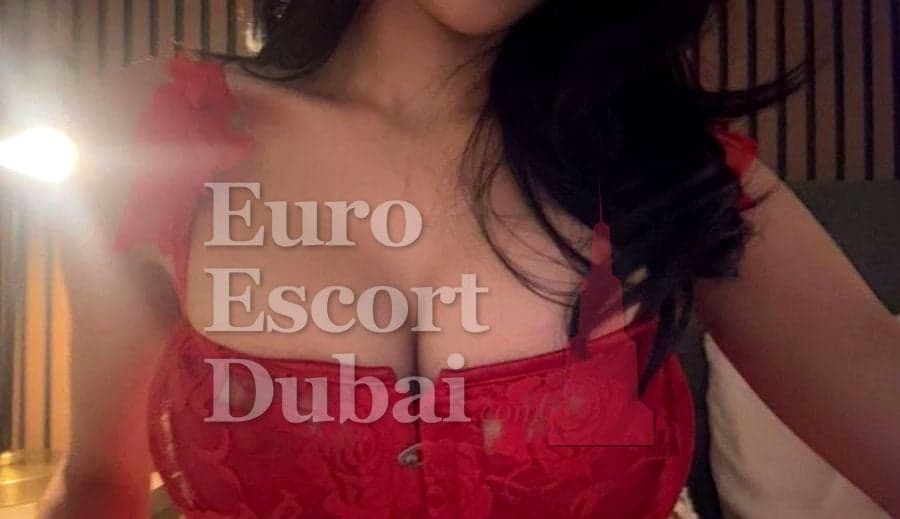 Maite, 22, escort in Sharjah — Colombian, 170 cm (photo 11 of 13)