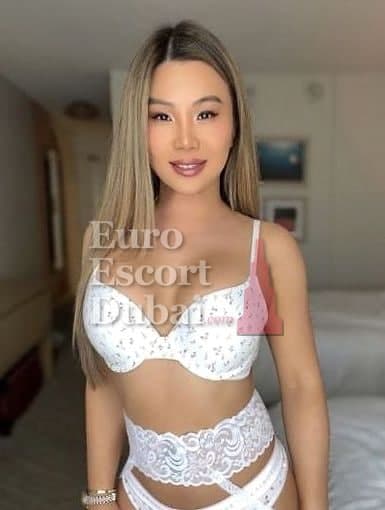 Eri, 22, escort in Dubai — 152 cm, brown hair (photo 6 of 13)