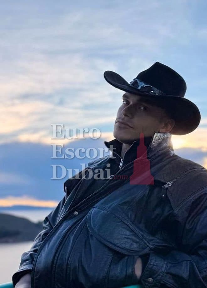 Fares, 27, escort in Dubai — 183 cm, black hair (photo 4 of 13)