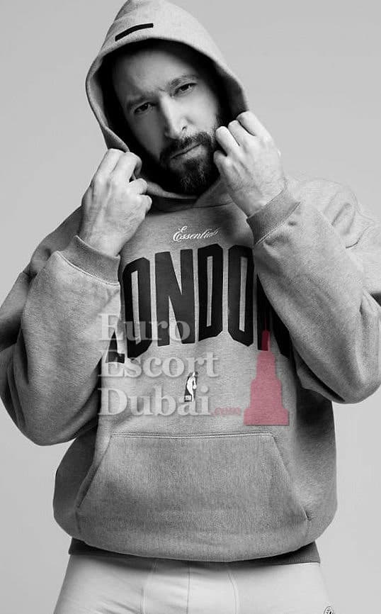 Bradley, 35, escort in Abu Dhabi — black hair, 175 cm (photo 1 of 12)