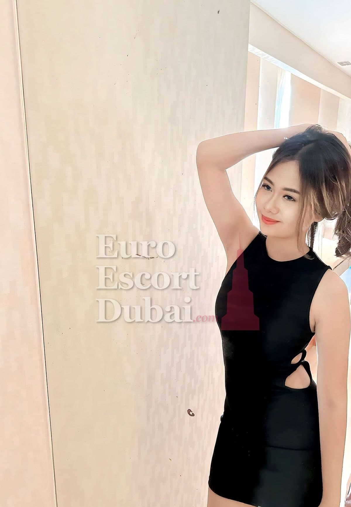 Grace, 25, escort in Dubai — blonde hair, Indonesian (photo 4 of 8)