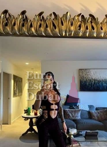 Jocelyn, 32, escort in Dubai — brown hair, British (photo 10 of 13)