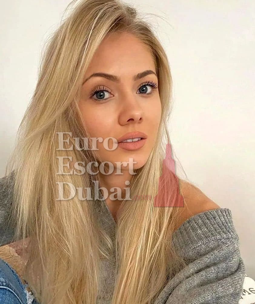 Elif, 23, escort in Dubai — blonde hair, Turkish (photo 4 of 5)