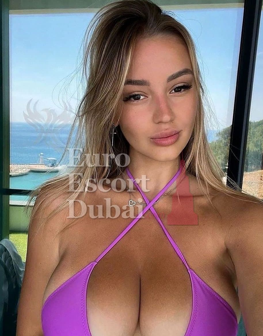Evgenia, 23, escort in Dubai — blonde hair, 171 cm (photo 1 of 6)
