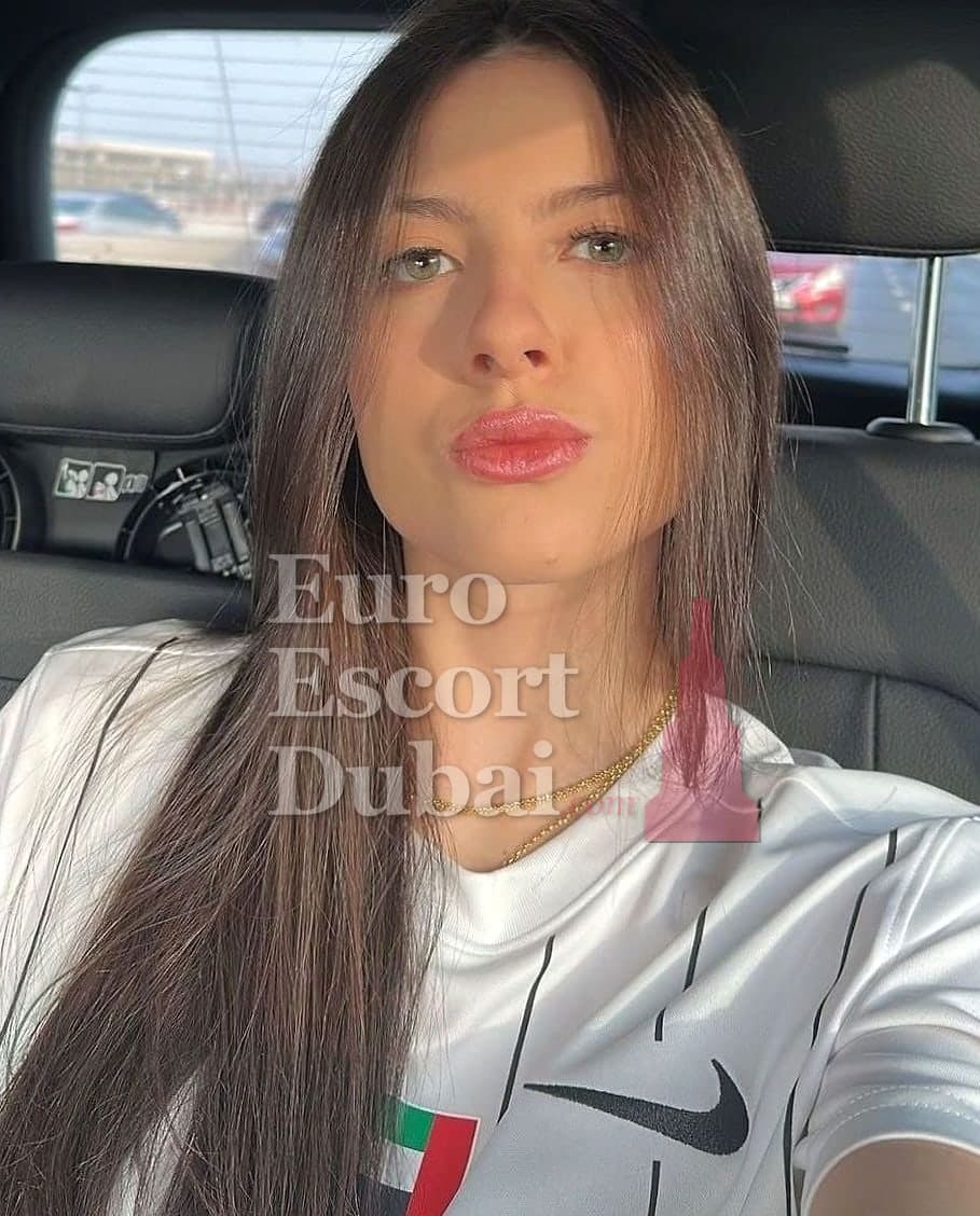 Destiny, 25, escort in Dubai — 166 cm, brown hair (photo 6 of 8)