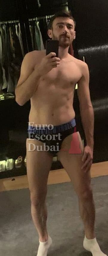 Kyle, 28, escort in Dubai — brown hair, 183 cm (photo 5 of 6)