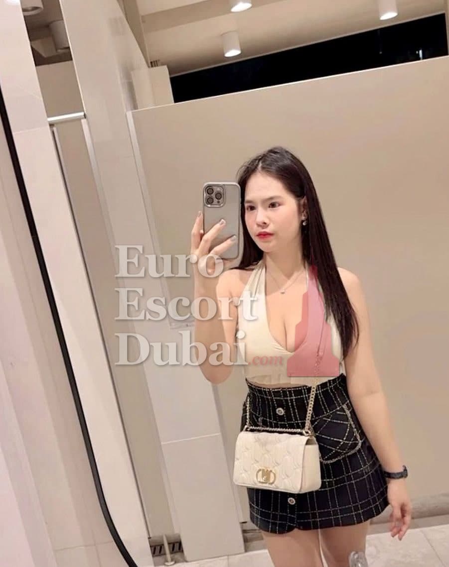 Charmaine, 24, escort in Dubai — 155 cm, black hair (photo 3 of 6)