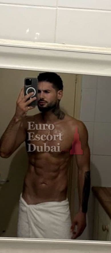 Ali, 30, escort in Dubai — black hair, 183 cm (photo 1 of 9)
