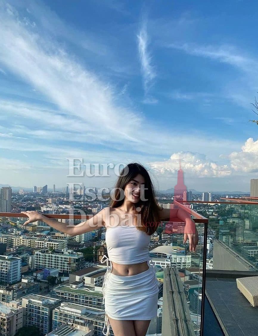 Jasmine, 26, escort in Dubai — 167 cm, black hair (photo 8 of 9)