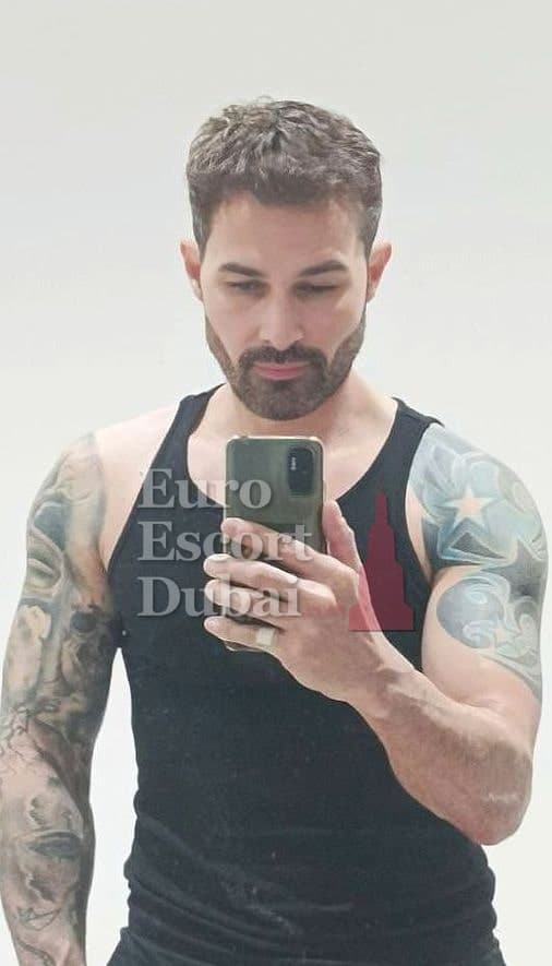 Lucas, 29, escort in Umm Al Quwain — 175 cm, brown hair (photo 4 of 13)