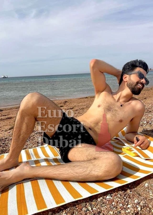 Ayman, 28, escort in Dubai — 178 cm, black hair (photo 2 of 5)