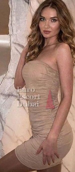 Ingrid, 29, escort in Dubai — brown hair, 164 cm (photo 5 of 13)