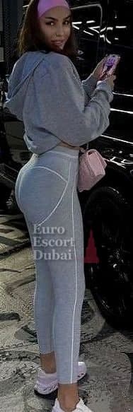 Elvira, 29, escort in Dubai — Uzbek, 172 cm (photo 11 of 13)