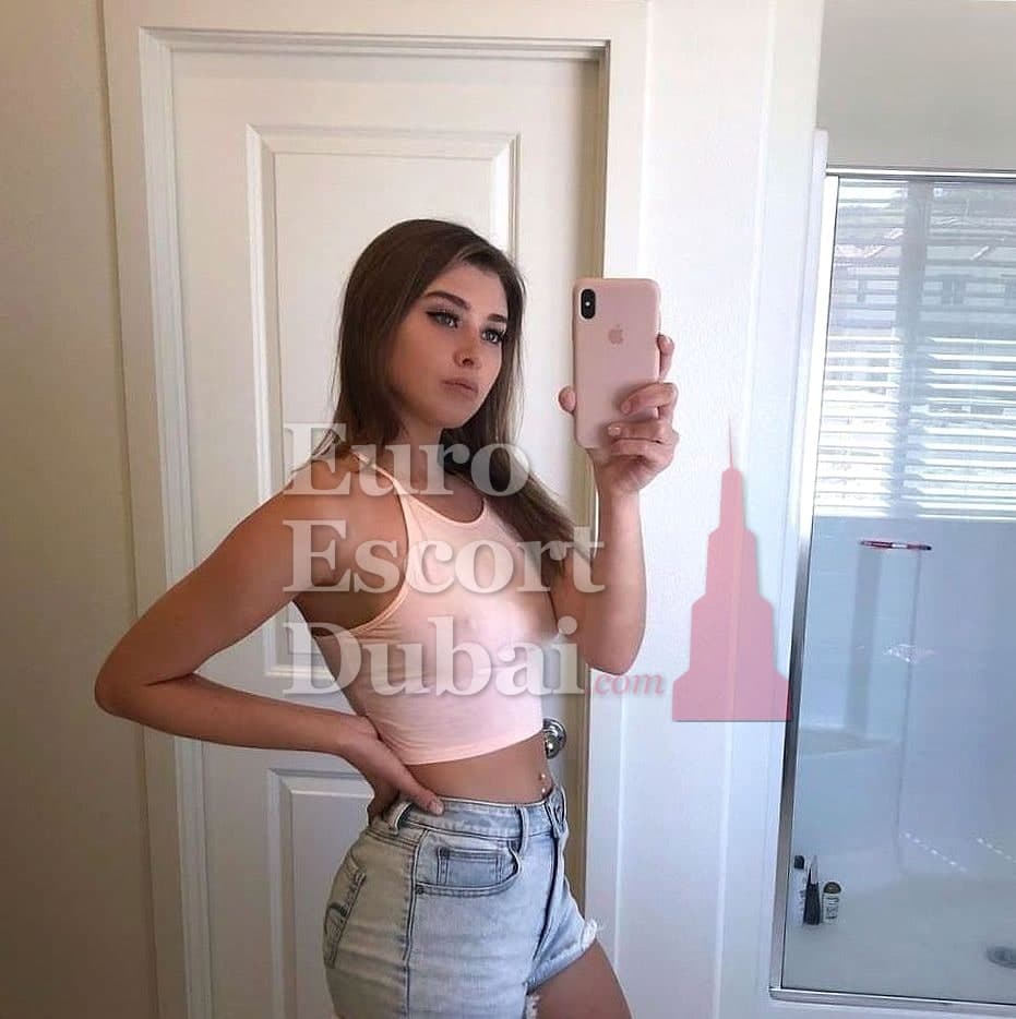Savannah, 28, escort in Dubai — Belgian, 170 cm (photo 8 of 9)