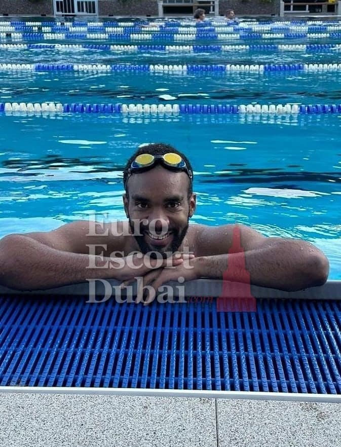 Jason, 33, escort in Abu Dhabi — 185 cm, black hair (photo 4 of 7)