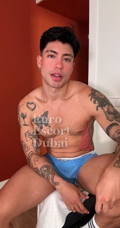 Majid, 24, escort in Dubai — black hair, 173 cm (photo 7 of 13)