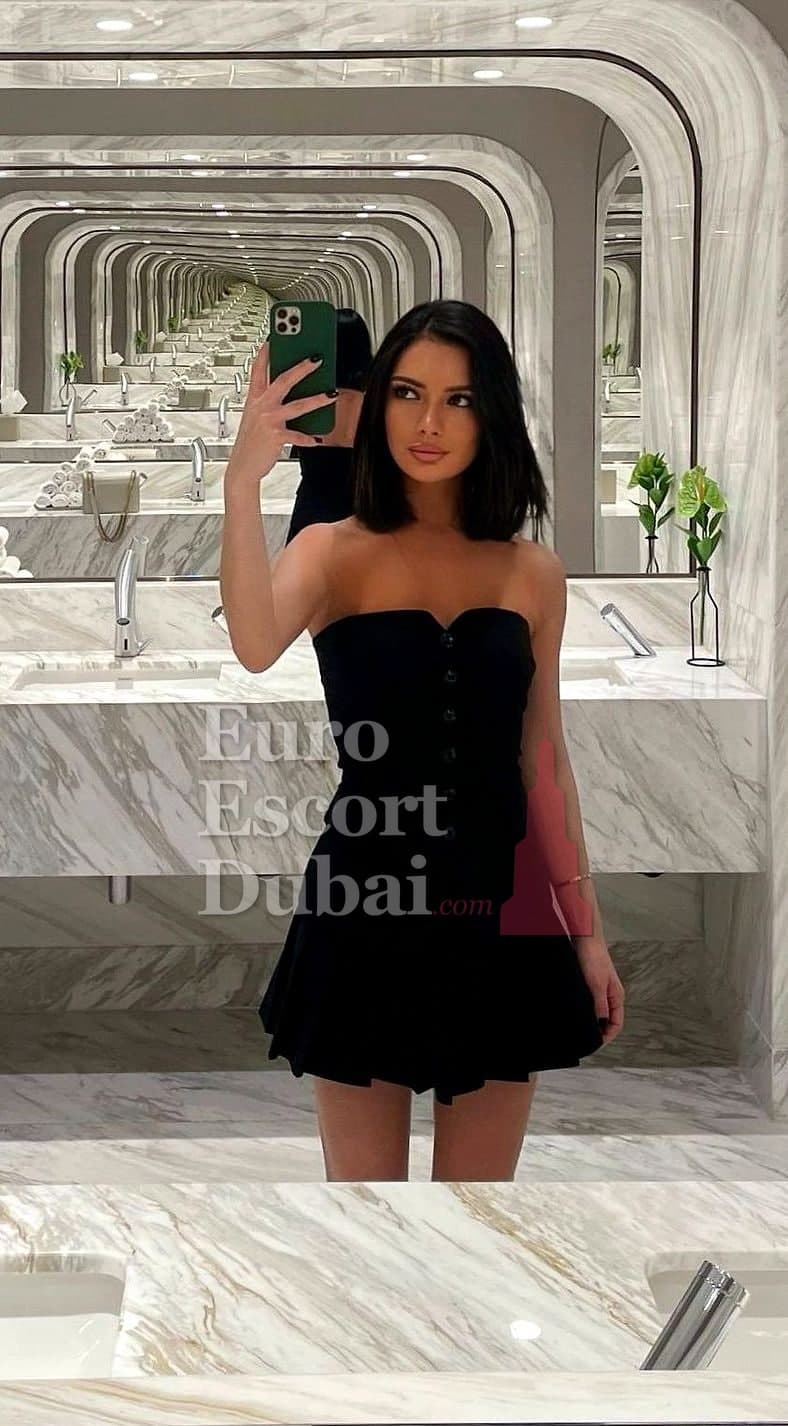 Halina, 29, escort in Dubai — brown hair, Russian (photo 1 of 10)