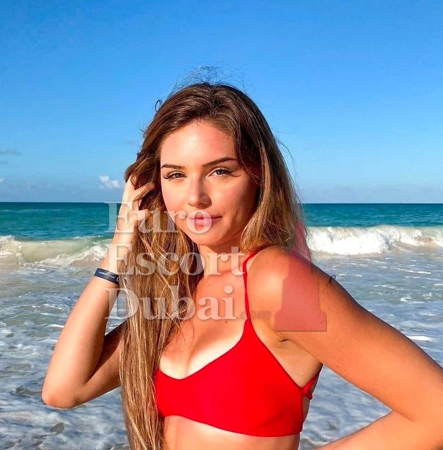 Emma, 20, escort in Dubai — French, 168 cm (photo 2 of 6)