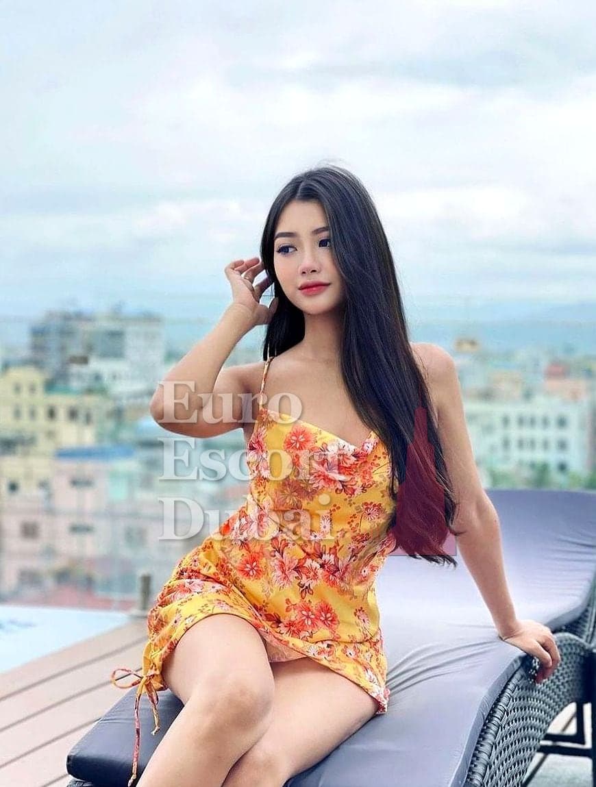 Duangjai, 25, escort in Dubai — black hair, Indonesian (photo 1 of 6)
