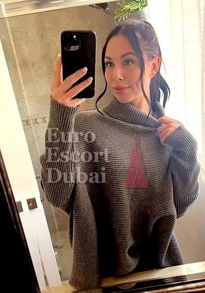 Valerie, 28, escort in Abu Dhabi — 179 cm, black hair (photo 4 of 4)