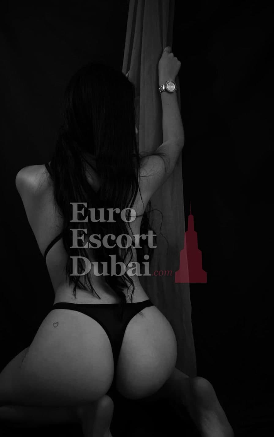 Apolline, 31, escort in Dubai — black hair, 164 cm (photo 3 of 9)