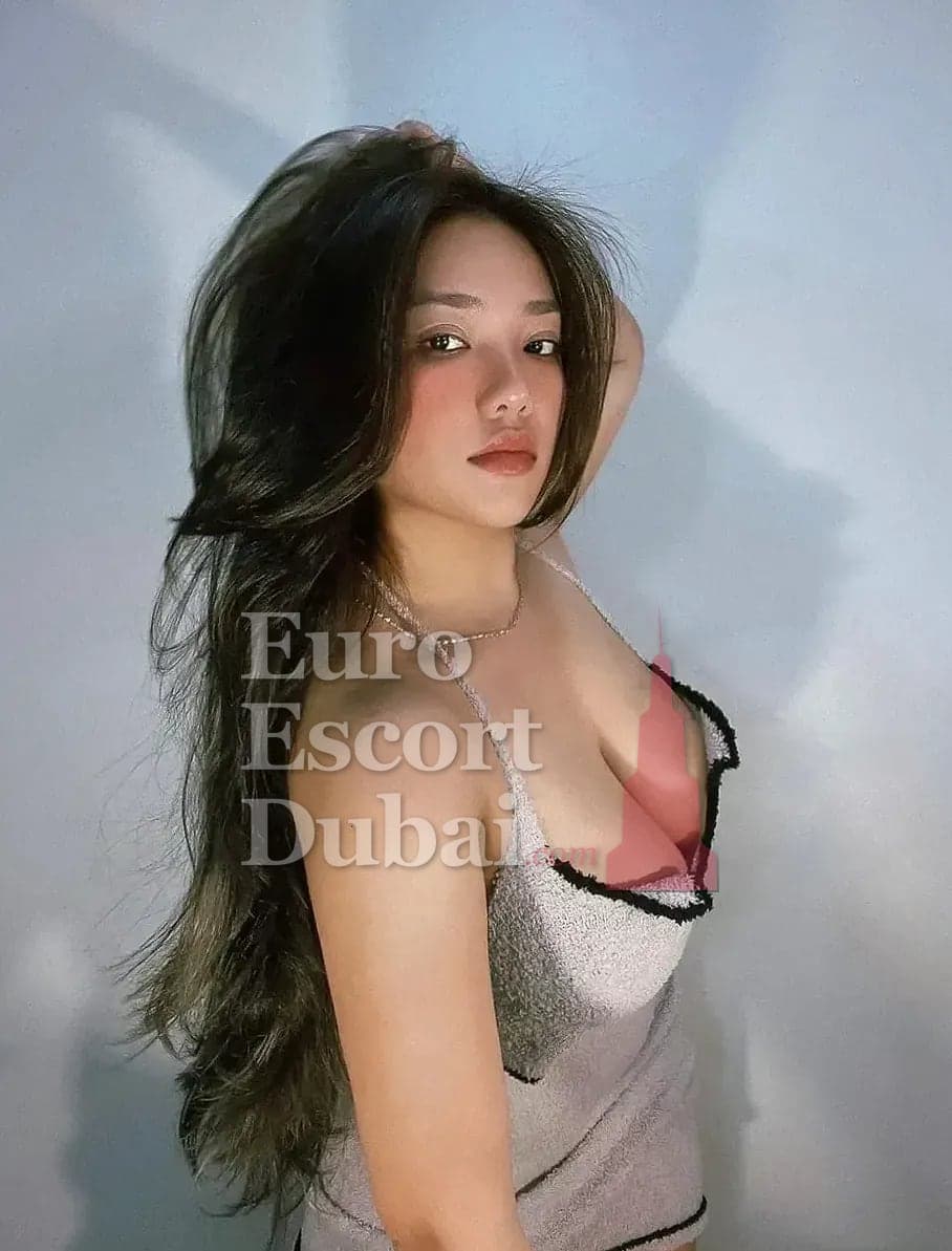 Vy, 27, escort in Dubai — Thai, 158 cm (photo 5 of 6)