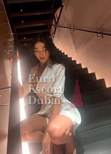 Maite, 22, escort in Sharjah — Colombian, 170 cm (photo 8 of 13)