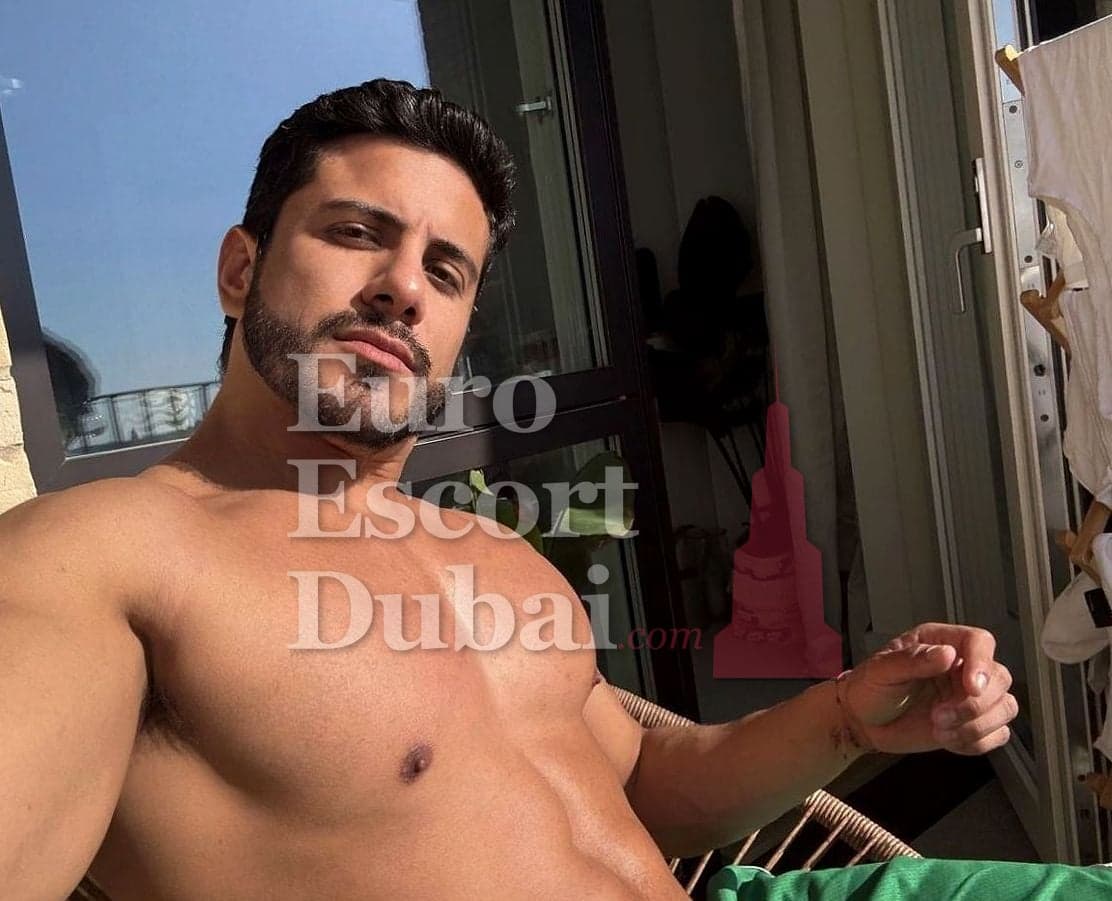 Mateo, 30, escort in Abu Dhabi — black hair, 173 cm (photo 9 of 13)