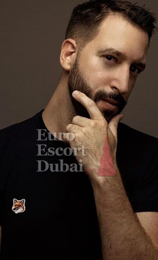 Bradley, 35, escort in Abu Dhabi — black hair, 175 cm (photo 3 of 12)