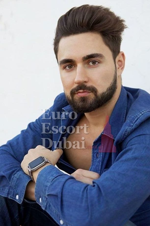 Sergei, 29, escort in Dubai — 180 cm, black hair (photo 8 of 13)