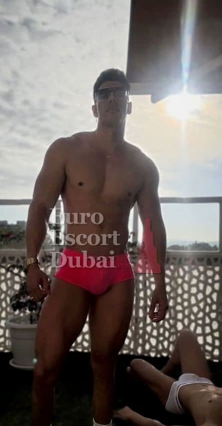 Oleg, 28, escort in Dubai — 185 cm, black hair (photo 8 of 13)