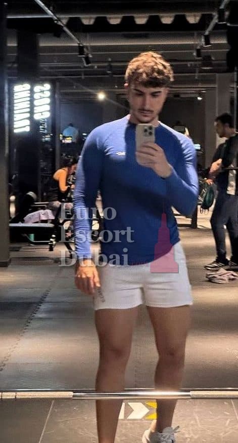 Waleed, 23, escort in Dubai — 175 cm, brown hair (photo 8 of 13)