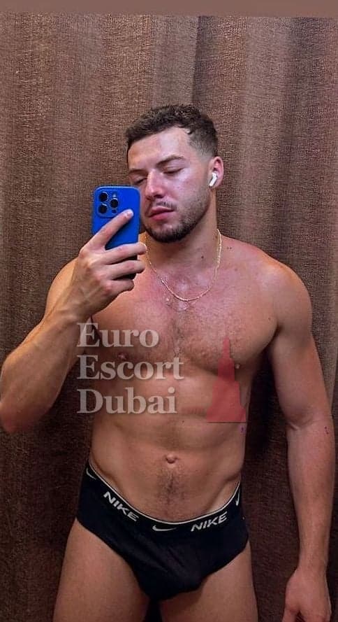 Jared, 27, escort in Dubai — black hair, 178 cm (photo 5 of 12)
