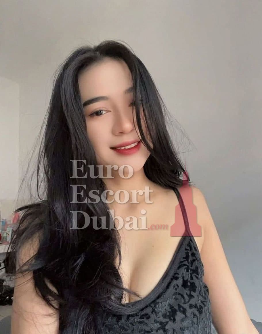 Siti, 22, escort in Dubai — Indonesian, 155 cm (photo 2 of 7)