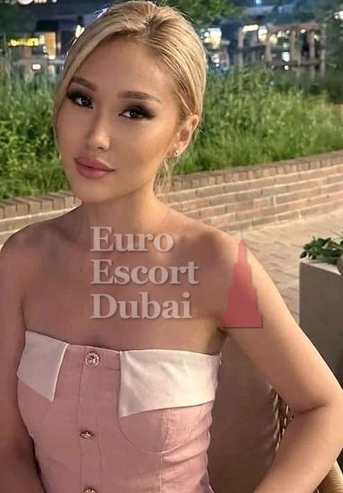 Alua, 26, escort in Dubai — 164 cm, blonde hair (photo 9 of 13)