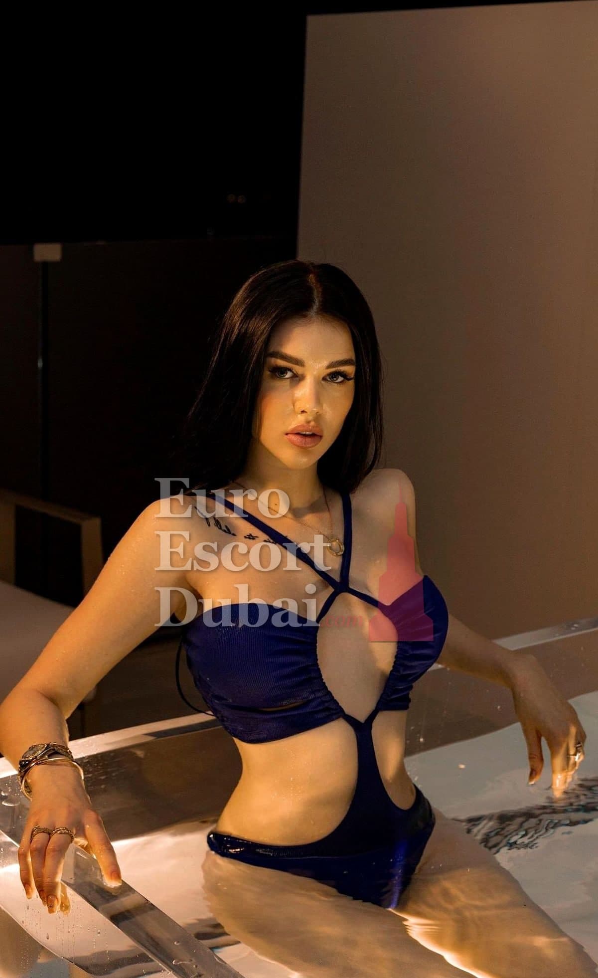 Viktoria, 21, escort in Dubai — Russian, 168 cm (photo 5 of 7)