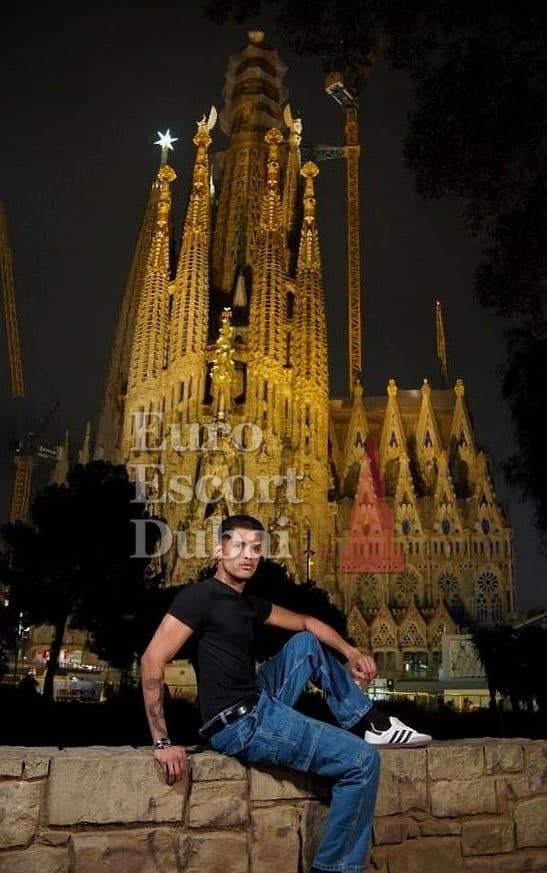 Denis, 24, escort in Dubai — 180 cm, black hair (photo 6 of 8)
