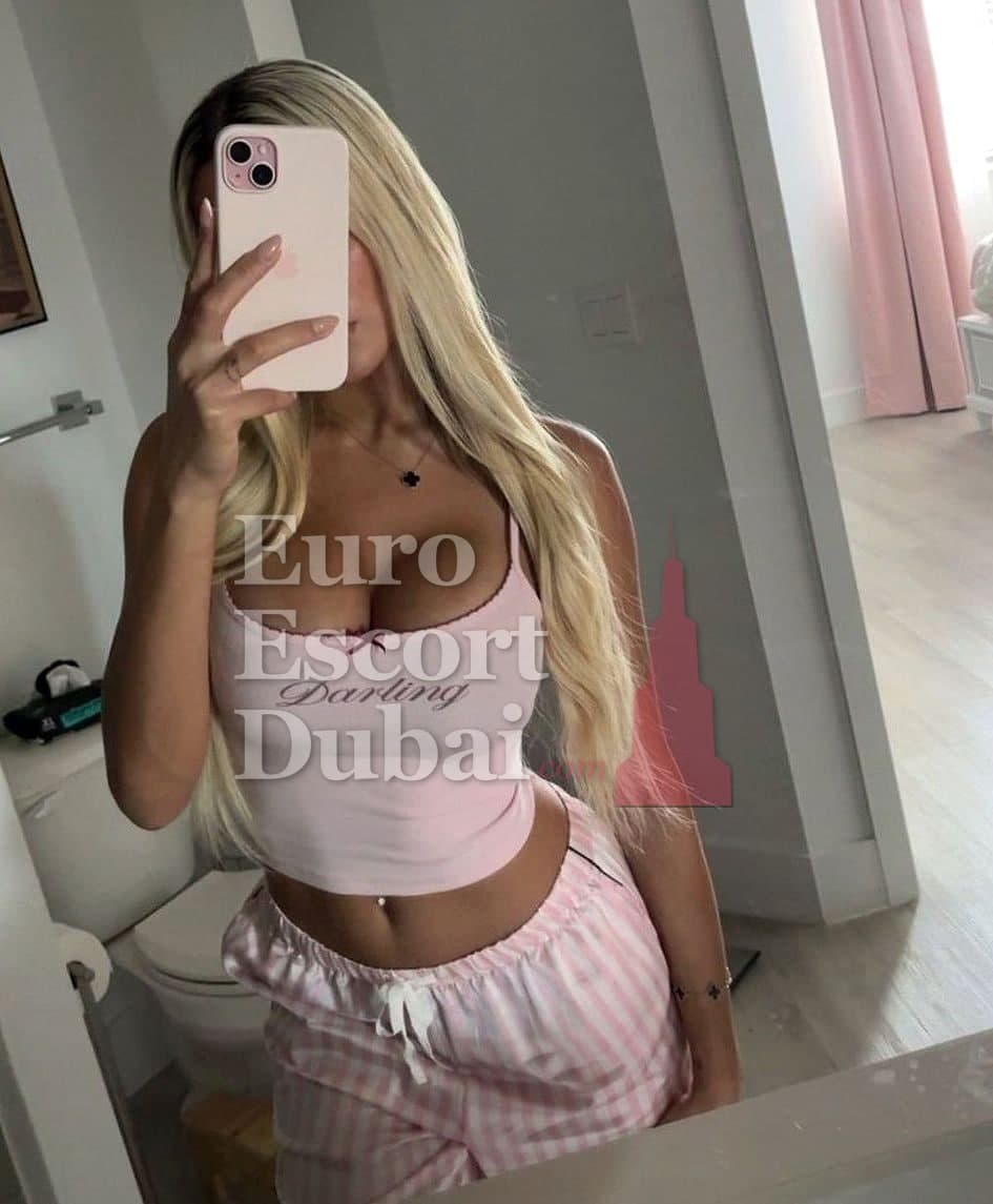 Zara, 28, escort in Dubai — 157 cm, blonde hair (photo 2 of 6)